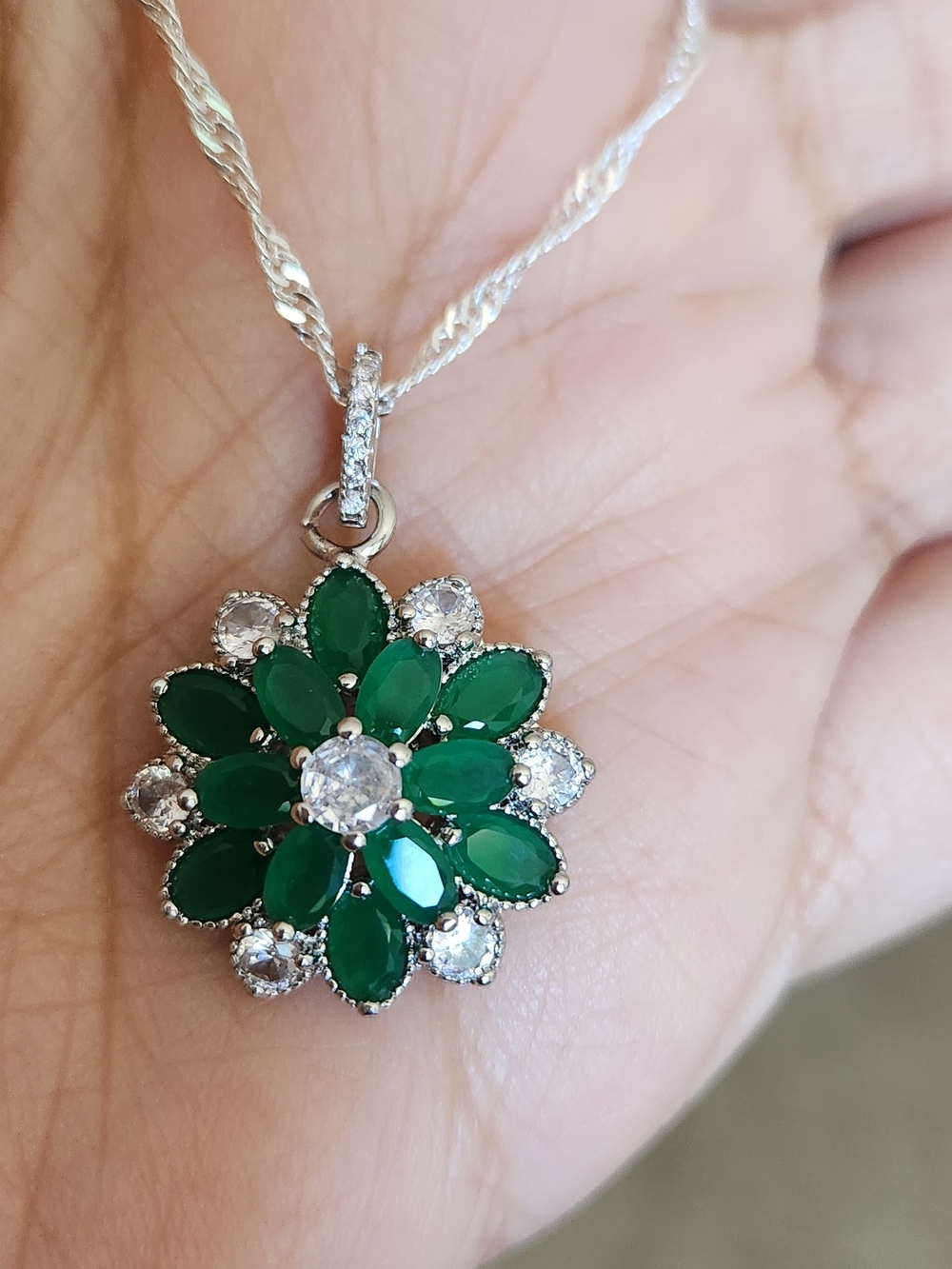 New 925 Silver Emerald Diamond Flower Necklace Pendant And Chain